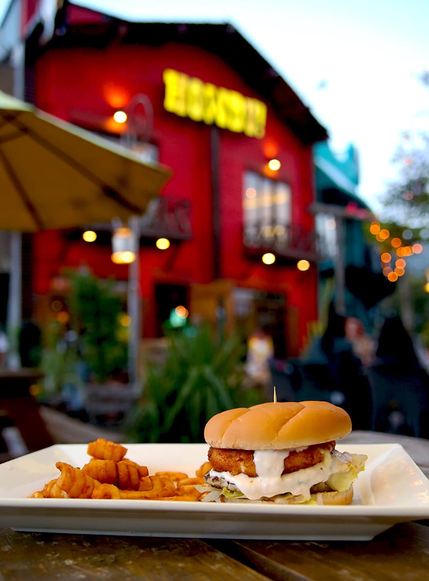 Howdy burger chain photography by Qaurus, frame 4 of 5